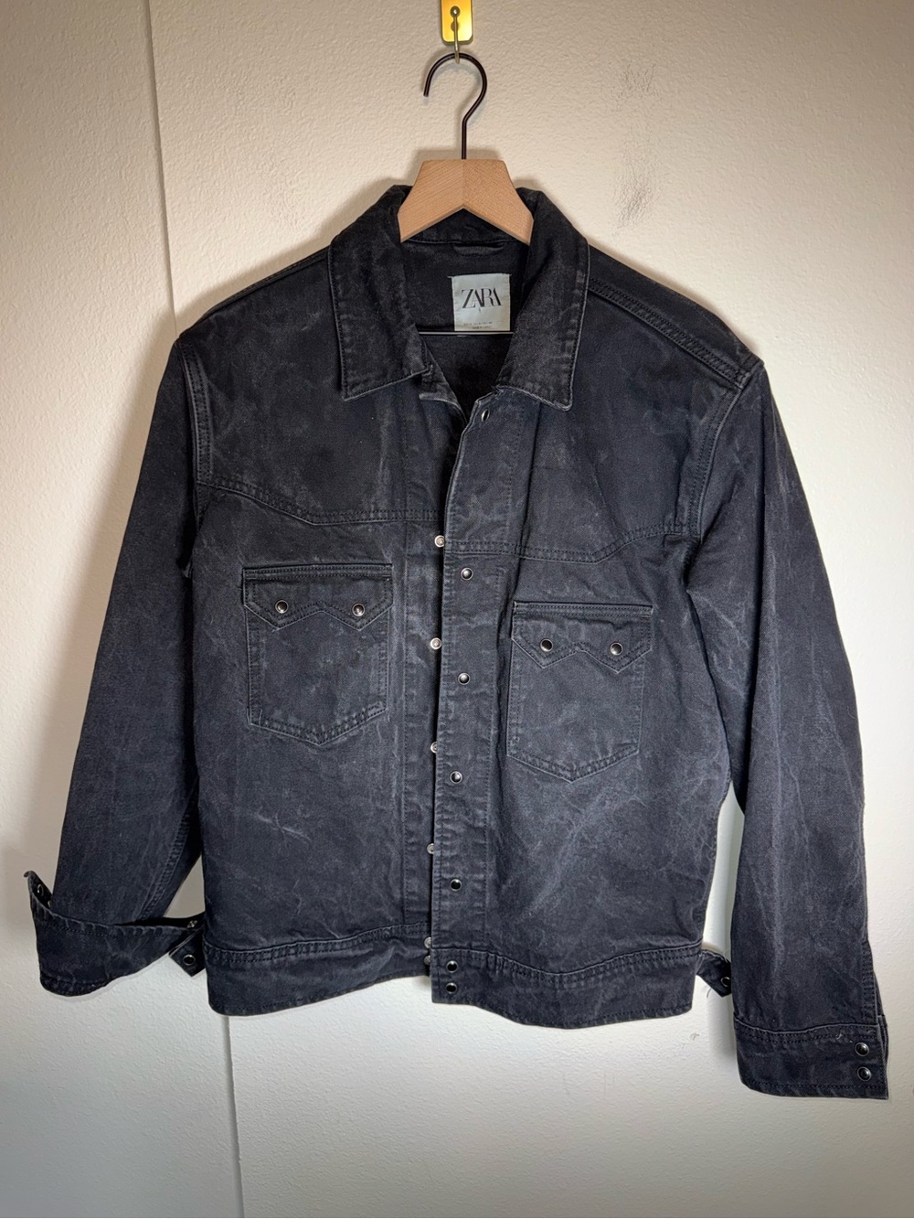 ZARA distressed pearl snap coastal cowgirl classic black denim jacket M